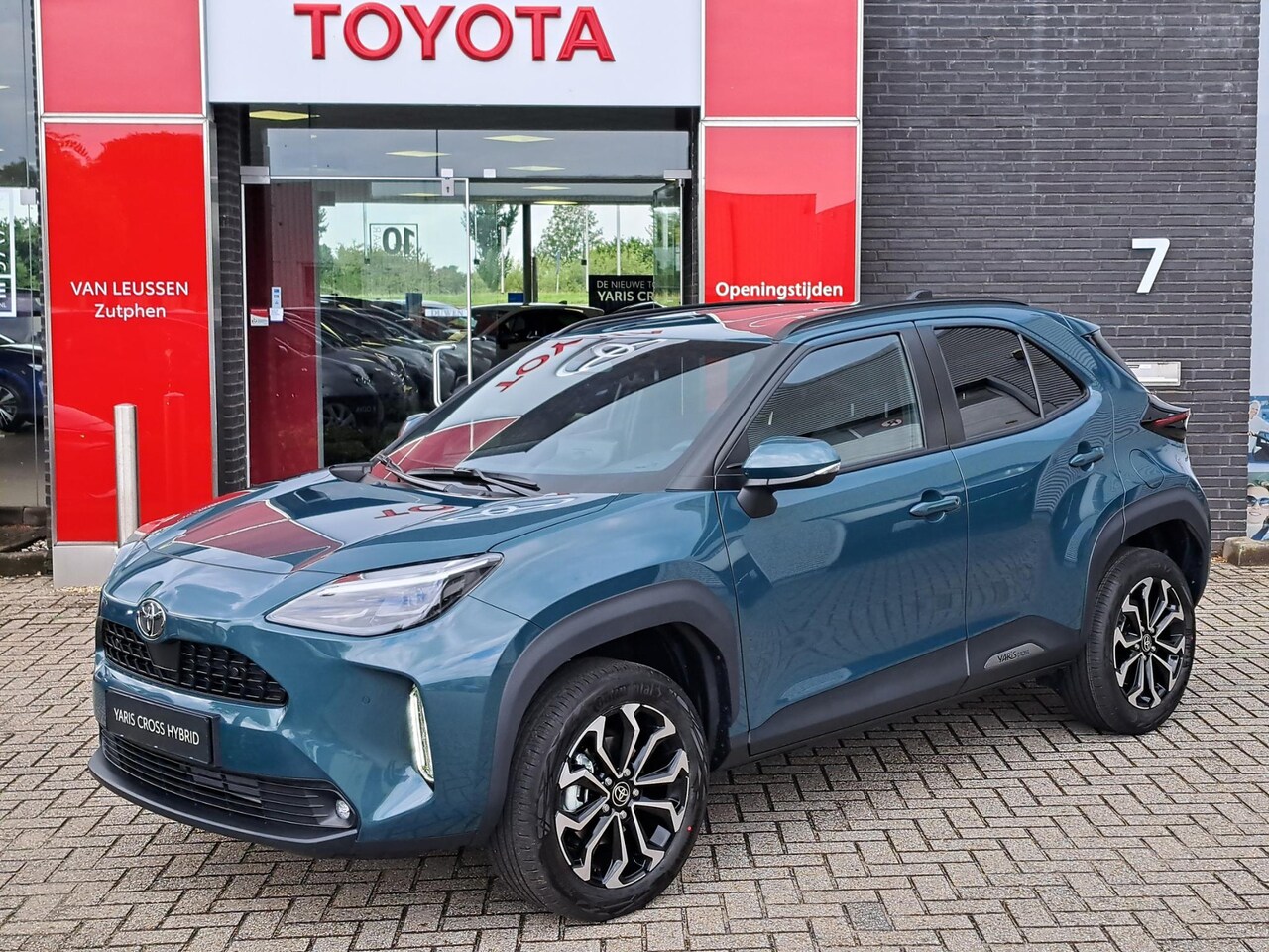 Toyota Yaris Cross - 1.5 Hybrid 130 Dynamic COMFORT PACK NIEUW DIRECT UIT VOORRAAD LEVERBAAR BLIND SPOT STOEL- - AutoWereld.nl