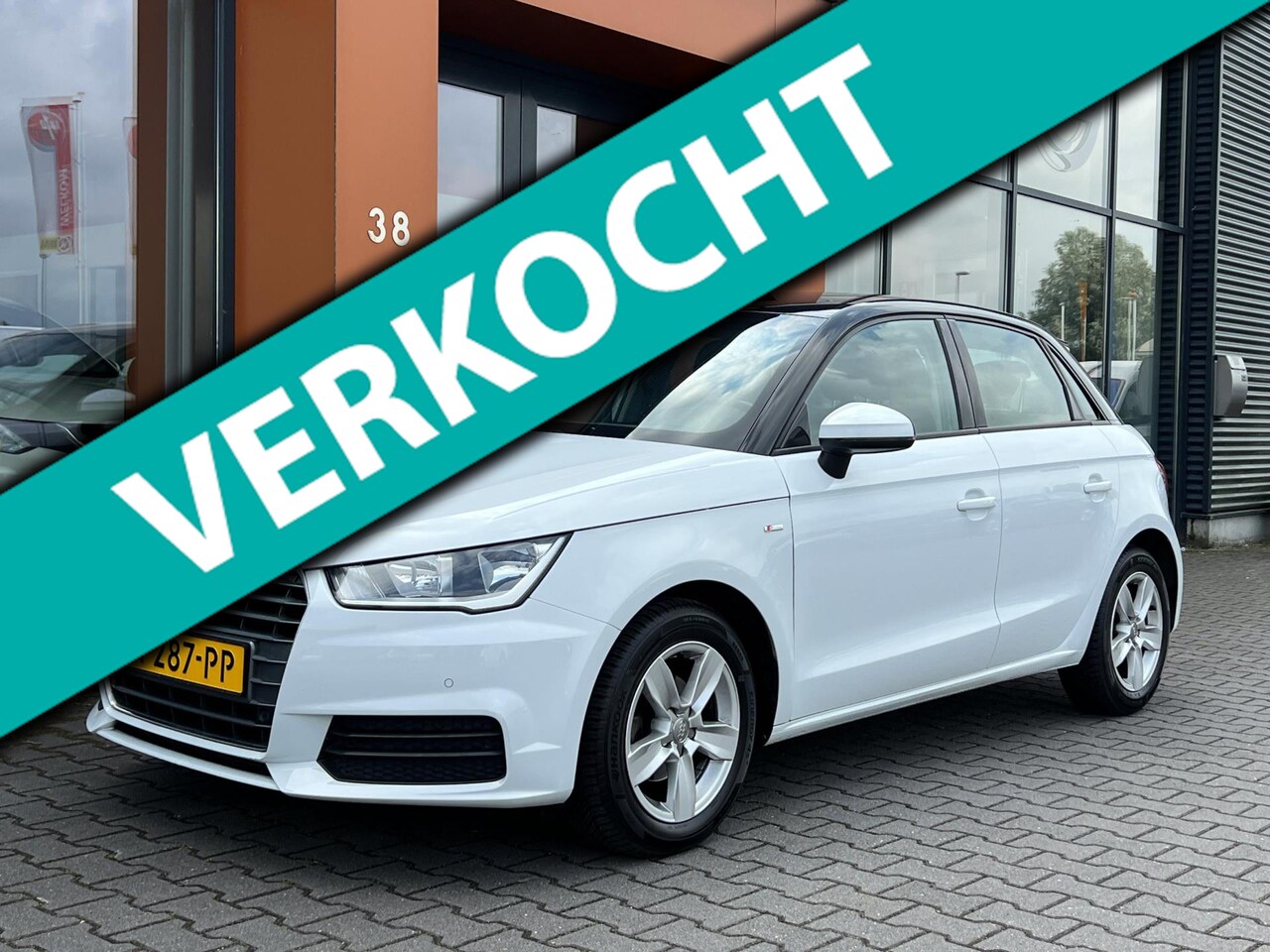 Audi A1 Sportback - 1.0TFSI Automaat|Navi|Leer|Bluetooth|APK - AutoWereld.nl