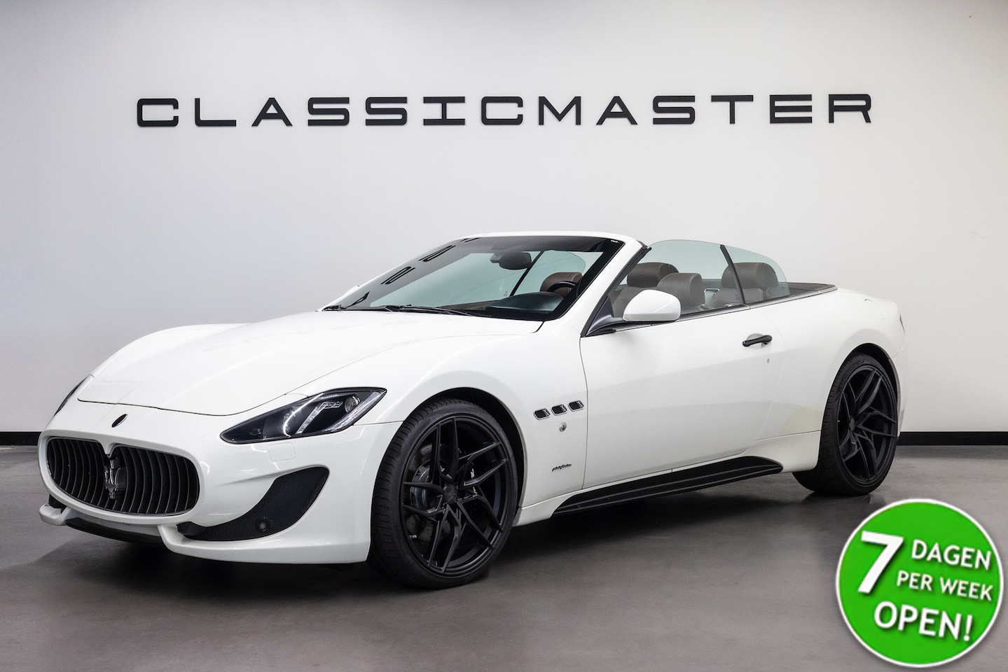 Maserati GranCabrio - 4.7 Btw auto, Fiscale waarde € 22.000,- (€ 48.719.01 Ex B.T.W) DEALER AUTO Dealer auto - AutoWereld.nl