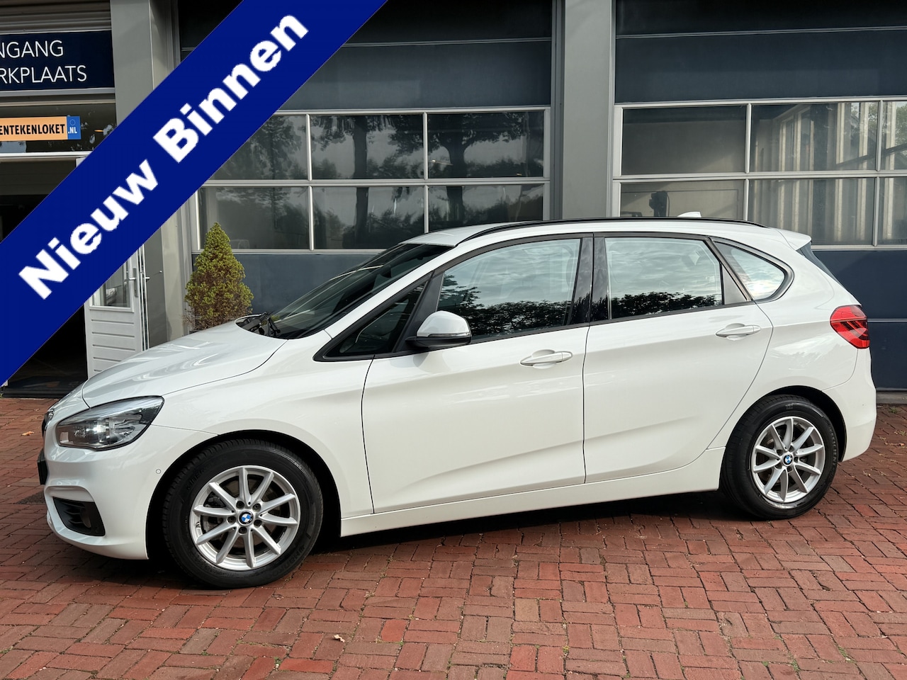 BMW 2-serie Active Tourer - 216d M Sport | Bj 2016 | Vol opties | Zuinige diesel | €8.450,- - AutoWereld.nl