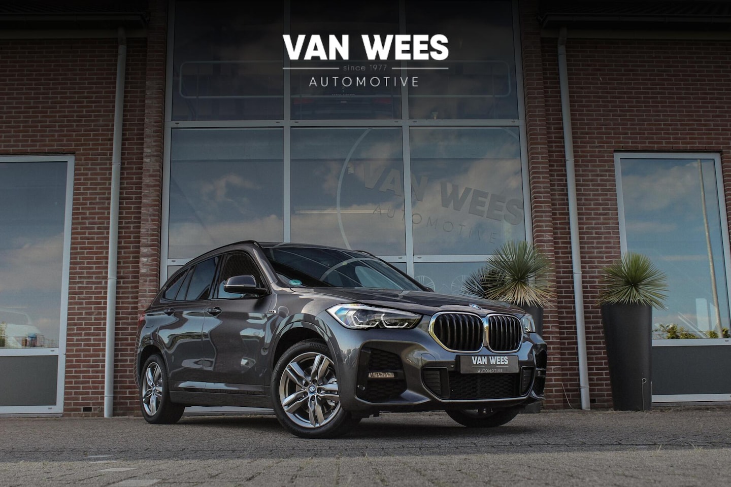 BMW X1 - xDrive25e F48 High Executive Facelift M-sport | M-pakket | 1e eigenaar | inc BTW | Dakraam - AutoWereld.nl