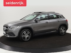 Mercedes-Benz GLA-Klasse - 250e Urban | Panoramadak | Stoelverwarming | Trekhaak | Carplay | Half leder | Camera | Na