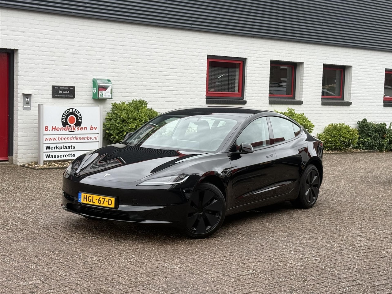 Tesla Model 3 - Standard Plus RWD/ LFP accu/ Stoelventilatie + verwarming/ 1 Eigenaar/ Origineel NL/ NAP - AutoWereld.nl