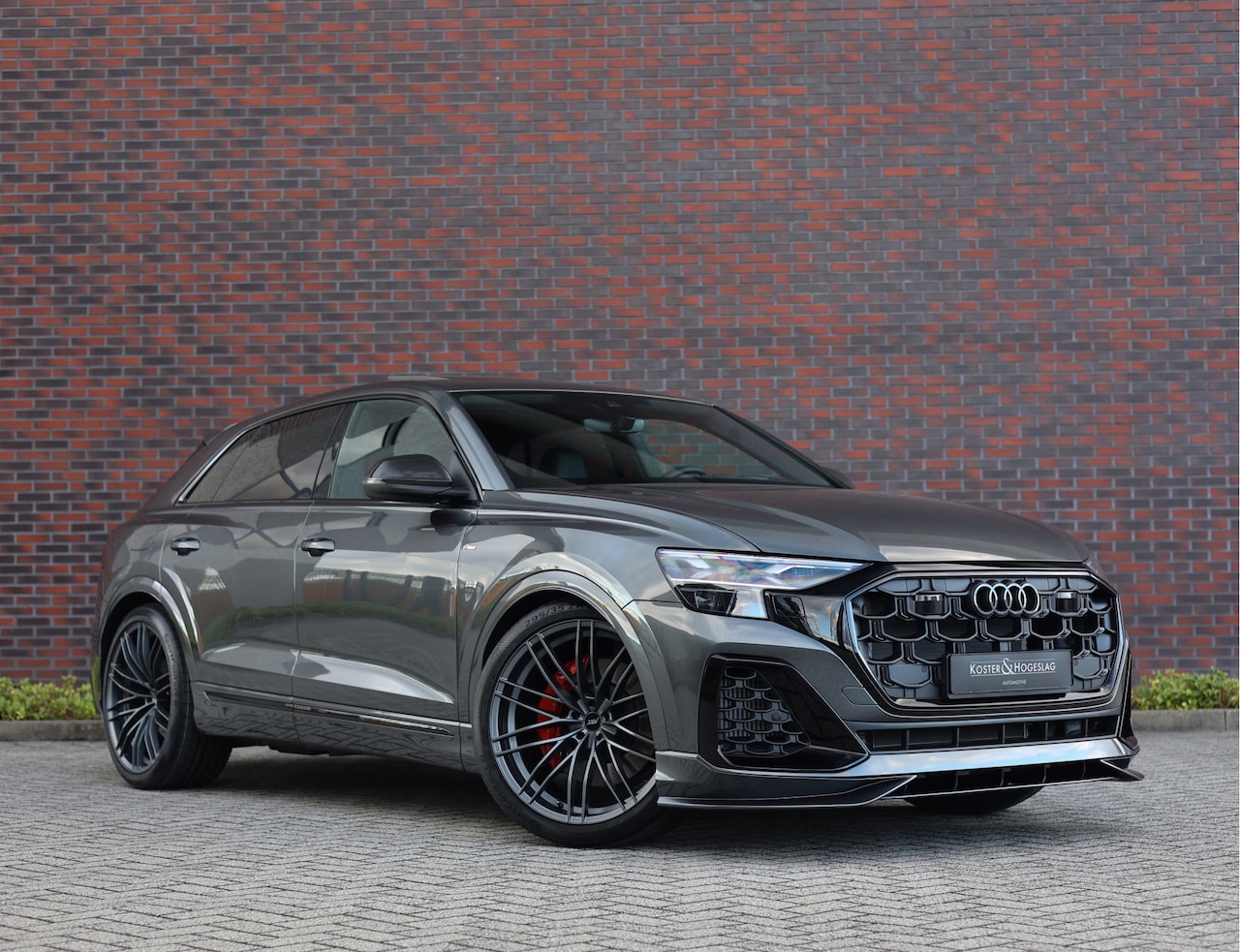 Audi Q8 - 60 TFSIe Quattro | ABT - Vierwielsturing - Trekhaak - Massage - AutoWereld.nl