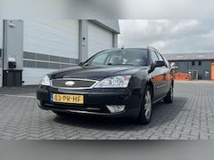 Ford Mondeo Wagon - 1.8-16V Futura