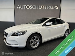 Volvo V40 - 1.6 T4 Momentum AUTOMAAT / NAVI / CAMERA / LMV / TREKHAKA
