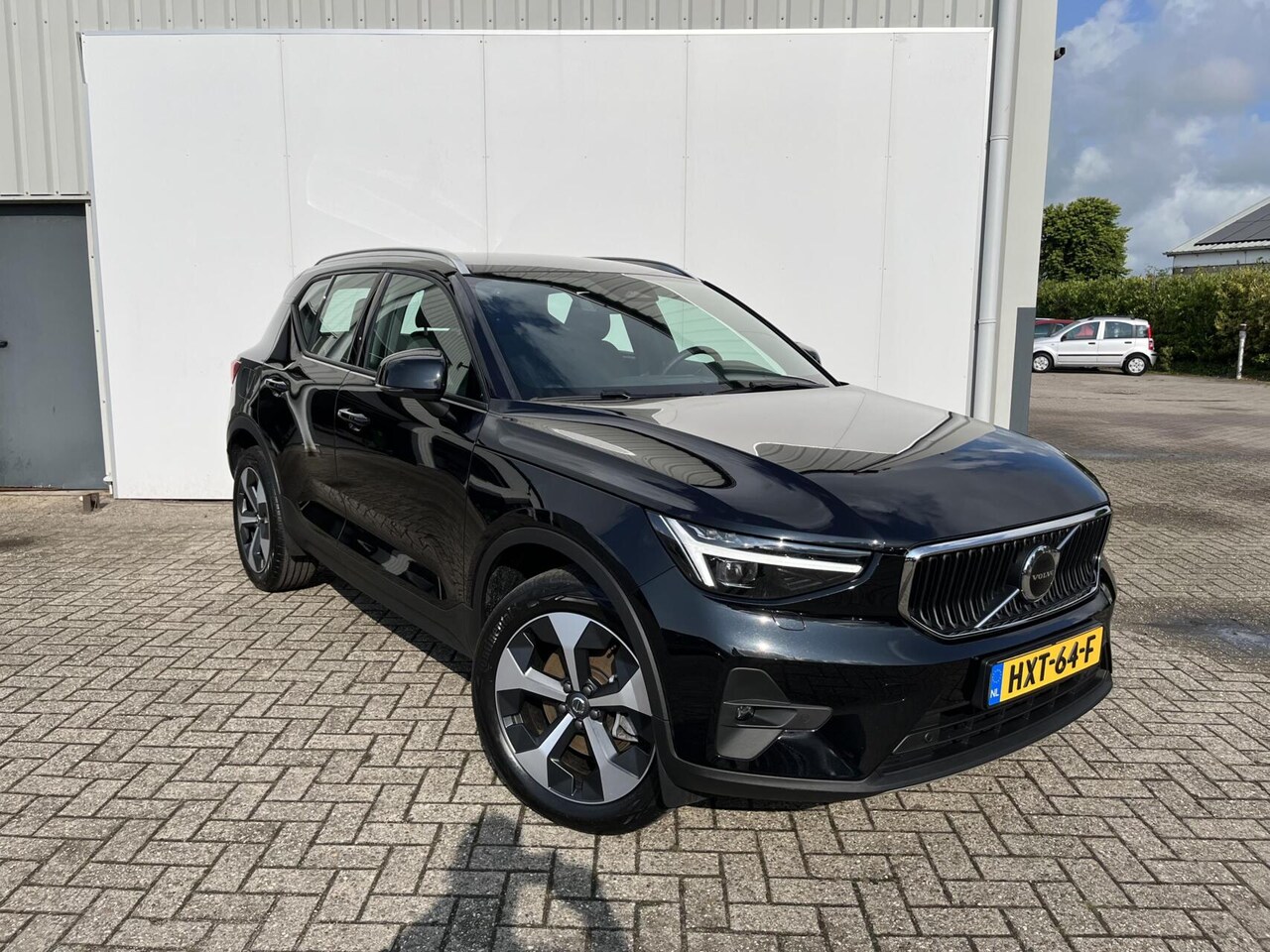 Volvo XC40 - B3 | 19" | Elek.verst.voorstoelen | Pixel LED | Camera|PAS V/A - AutoWereld.nl