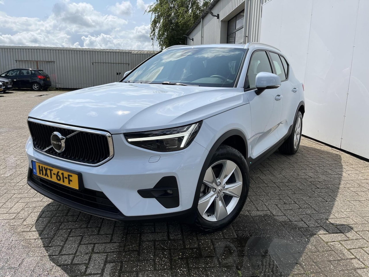 Volvo XC40 - B3 | Pixel LED | Verw.stuurwiel/stoelen | Elek.verstel.voorstoelen - AutoWereld.nl