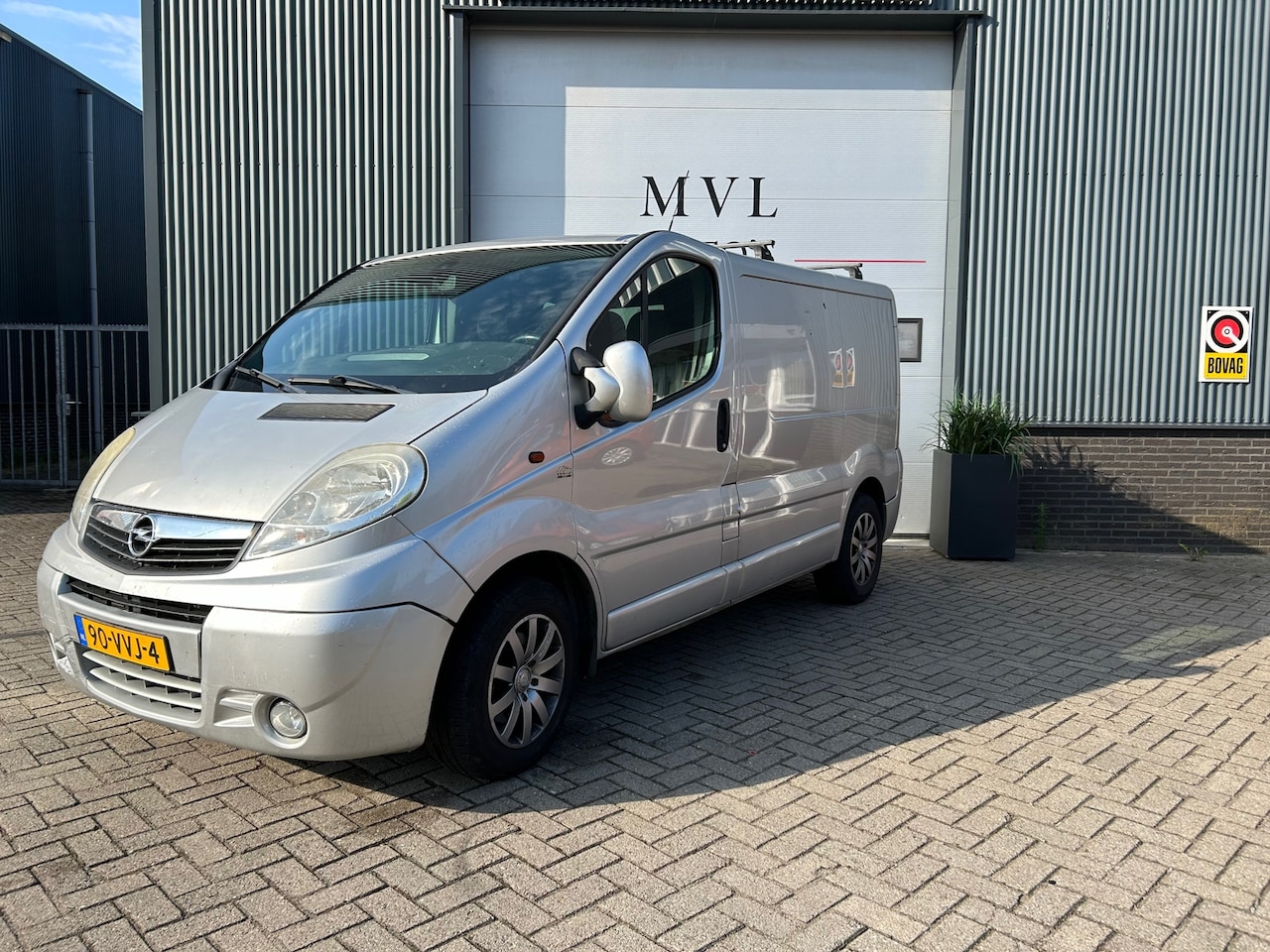 Opel Vivaro - 2.5 CDTI L1 H1 DC 2.5 CDTI L1H1 DC - AutoWereld.nl