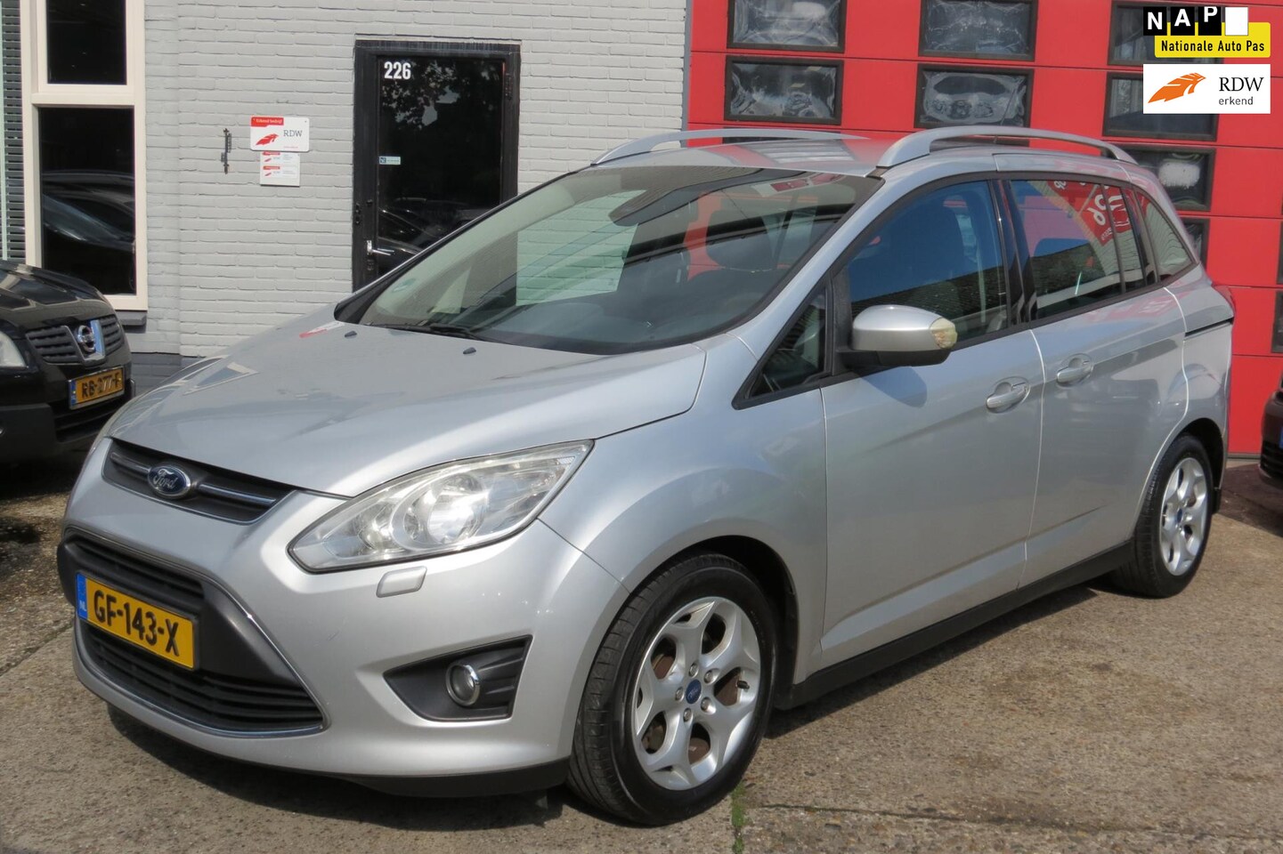 Ford Grand C-Max - 1.6 TDCi Lease Titanium 1.6 TDCi Lease Titanium , PDC , TREKHAAK. - AutoWereld.nl