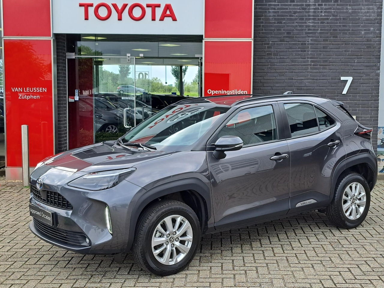 Toyota Yaris Cross - 1.5 Hybrid 115 Dynamic ACHTERUITRIJCAMERA ELEKTRISCHE ACHTERKLEP NAVIGATIE - AutoWereld.nl