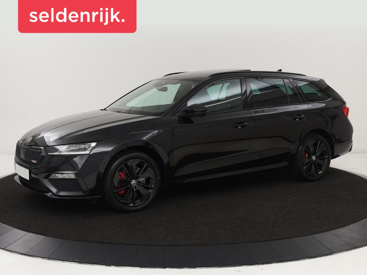 Skoda Octavia - Skoda Octavia 1.4 TSI RS iV PHEV | Panoramadak | Head-Up | Stoel & stuurverwarming | Adapt - AutoWereld.nl