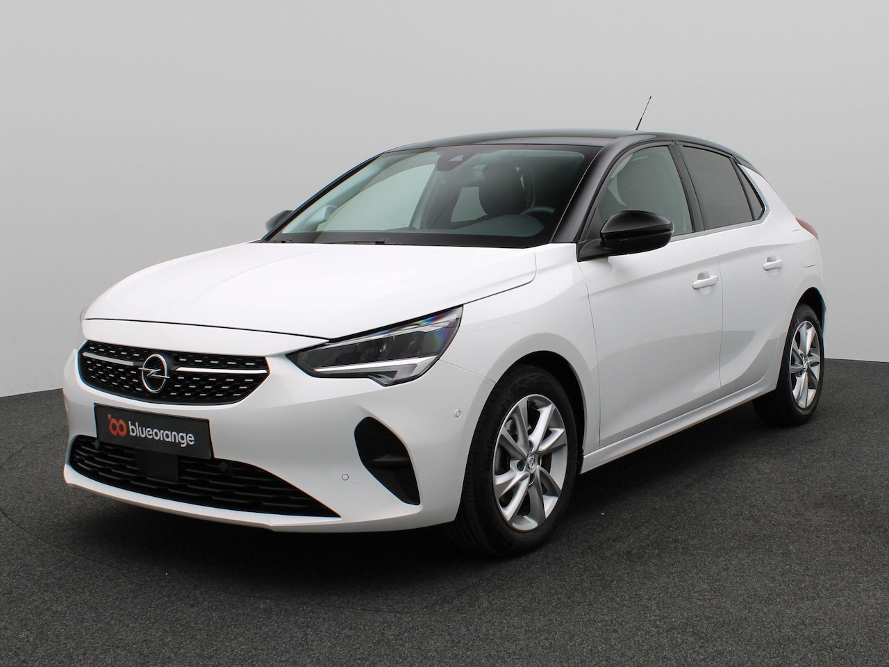 Opel Corsa - 1.2 Level 3 Navigatie, Climate Control, Parkeersensoren voor- en achter, Achteruitrijcamer - AutoWereld.nl
