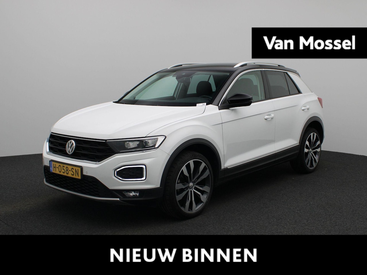 Volkswagen T-Roc - 1.5 TSI Sport | Climate Control | Parkeersensoren | Lichtmetalen Velgen | - AutoWereld.nl