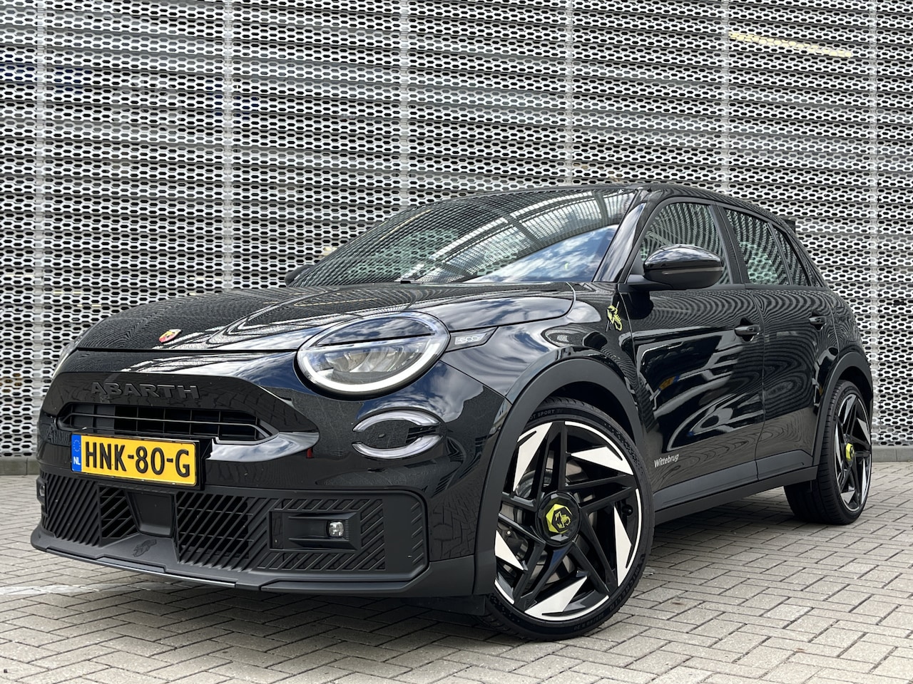 Fiat 600e - Abarth Turismo 54 kWh Abarth Turismo 54 kWh | 240 pk | - AutoWereld.nl
