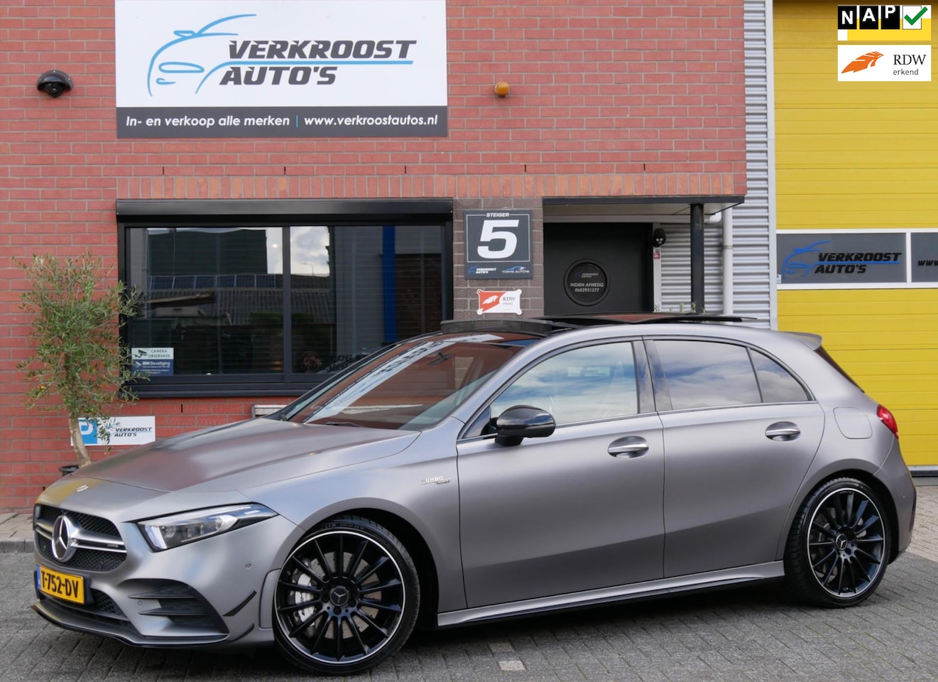 Mercedes-Benz A-klasse - AMG 35 4MATIC Premium Plus pano. schaalstoelen. burmeister. aero pakket - AutoWereld.nl
