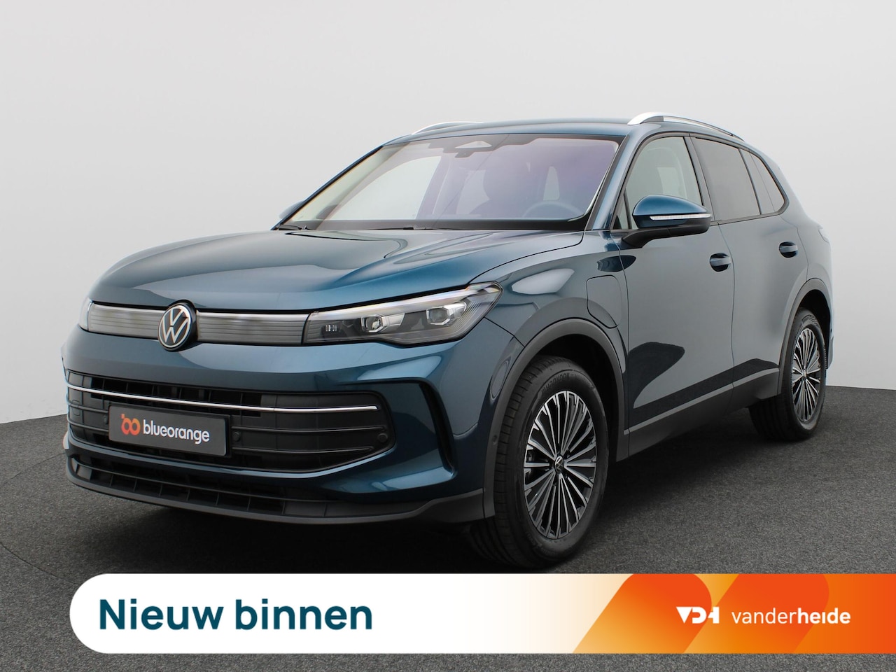 Volkswagen Tiguan - 1.5 eHybrid Life Edition Trekhaak wegklapbaar, 18" Napoli, Harman & Kardon, Led Plus, Wint - AutoWereld.nl