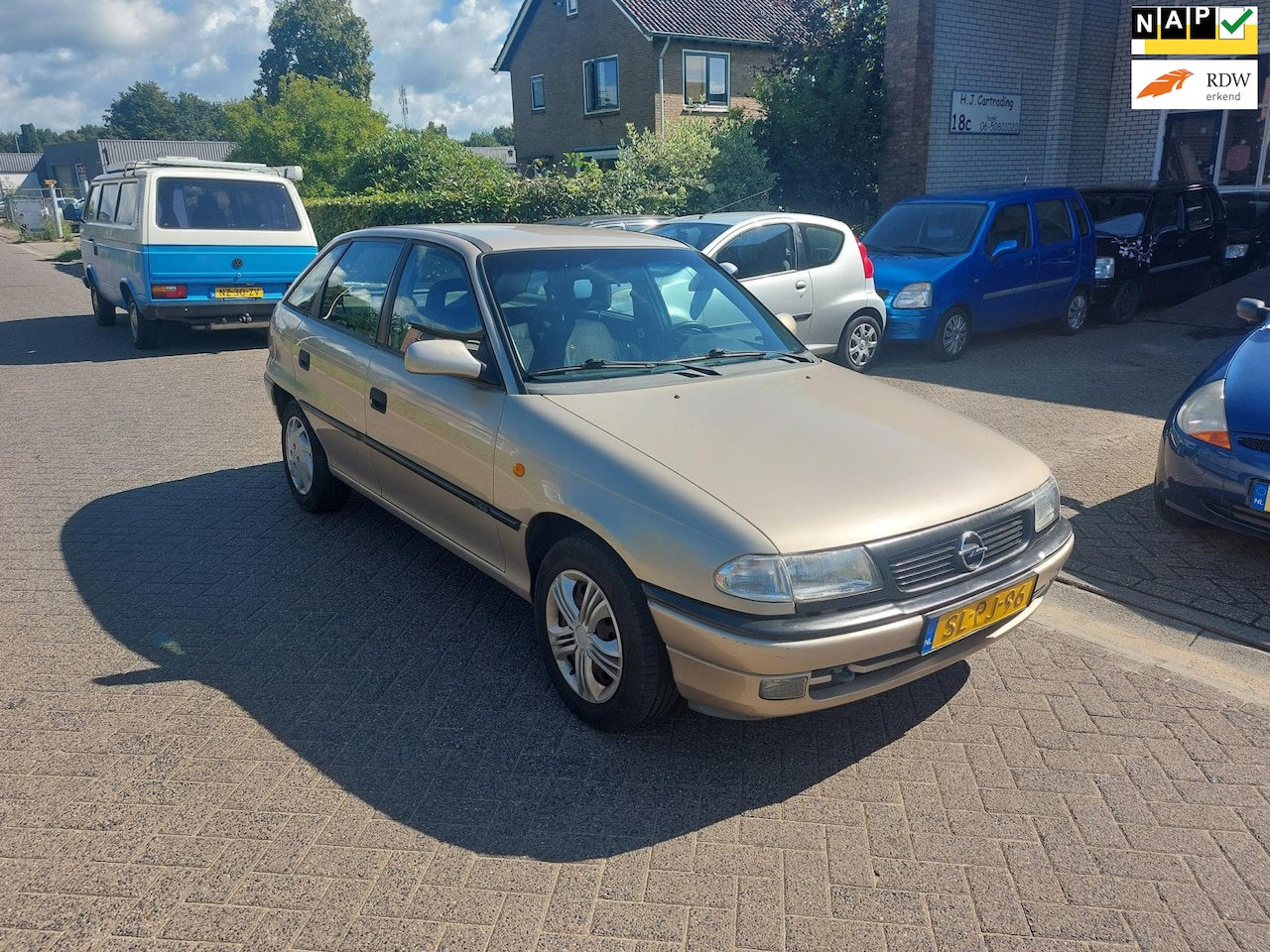 Opel Astra - 1.6i GL met Nieuwe APK - AutoWereld.nl