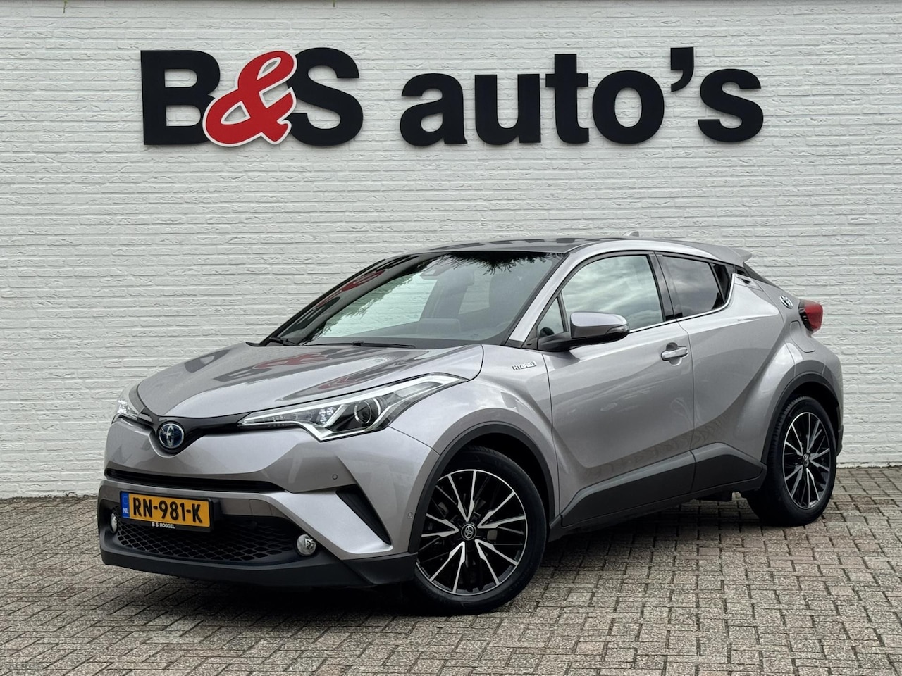 Toyota C-HR - 1.8 Hybrid Style Cruise control Climate control Stoelverwarming JBL Parkeersensoren voor/a - AutoWereld.nl