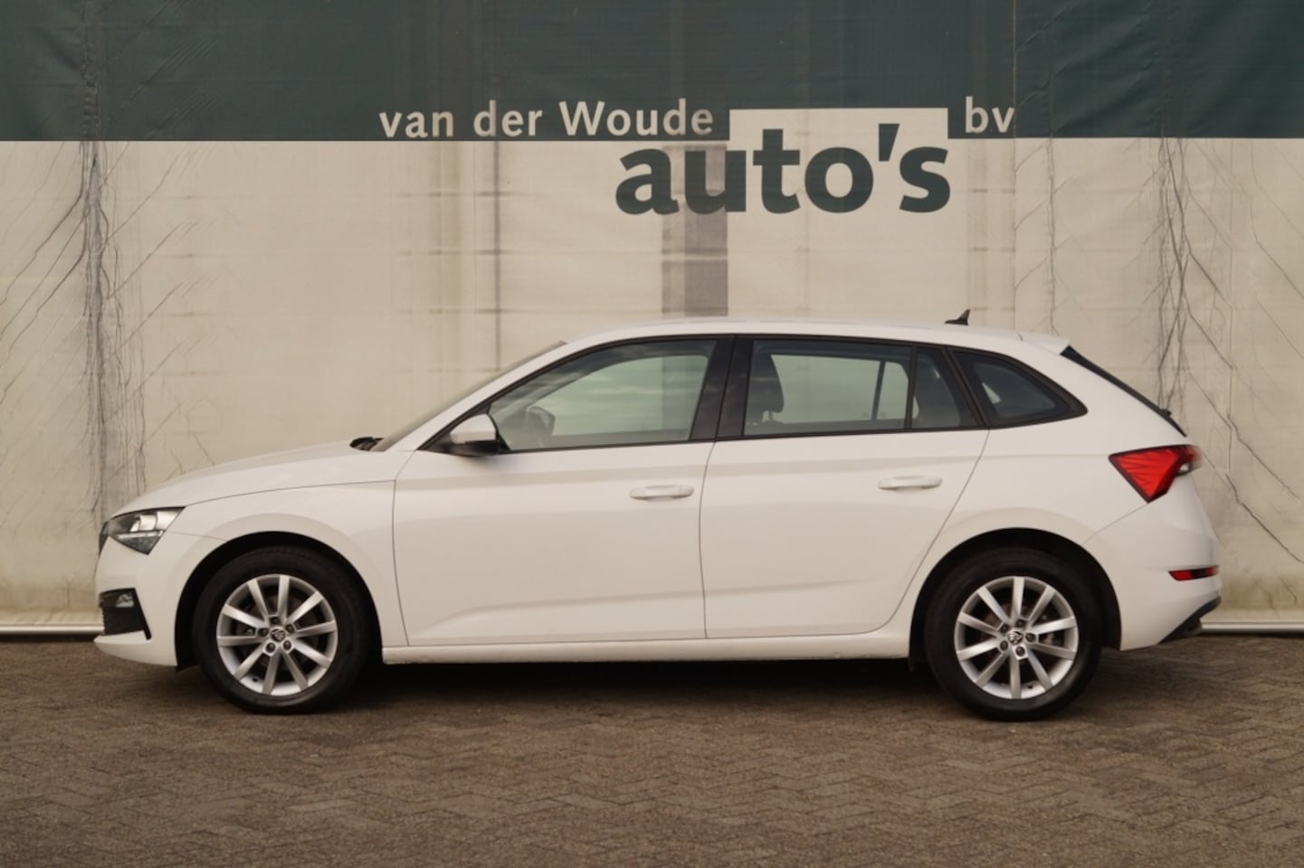 Skoda Scala - 1.0 TSI 110pk Style -NAVI-ECC-LED-PDC- - AutoWereld.nl