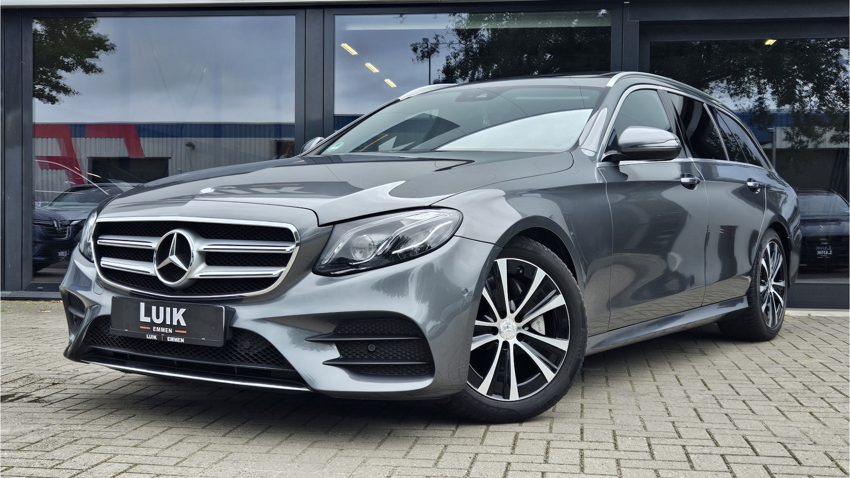 Mercedes-Benz E-klasse Estate - 250 Prestige Plus AMG STYLING + BURMESTER + PANO DAK + CAMERA - AutoWereld.nl