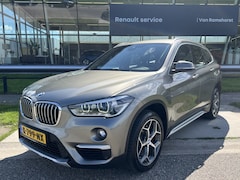 BMW X1 - xDrive25i High Executive / Automaat / Trekhaak afneembaar / Harman/Kardon / 230PK / Stoelv