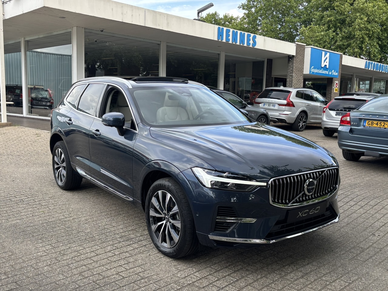 Volvo XC60 - T6 AWD LONG RANGE Inscription Pano HeadUp 360 Keyless - AutoWereld.nl