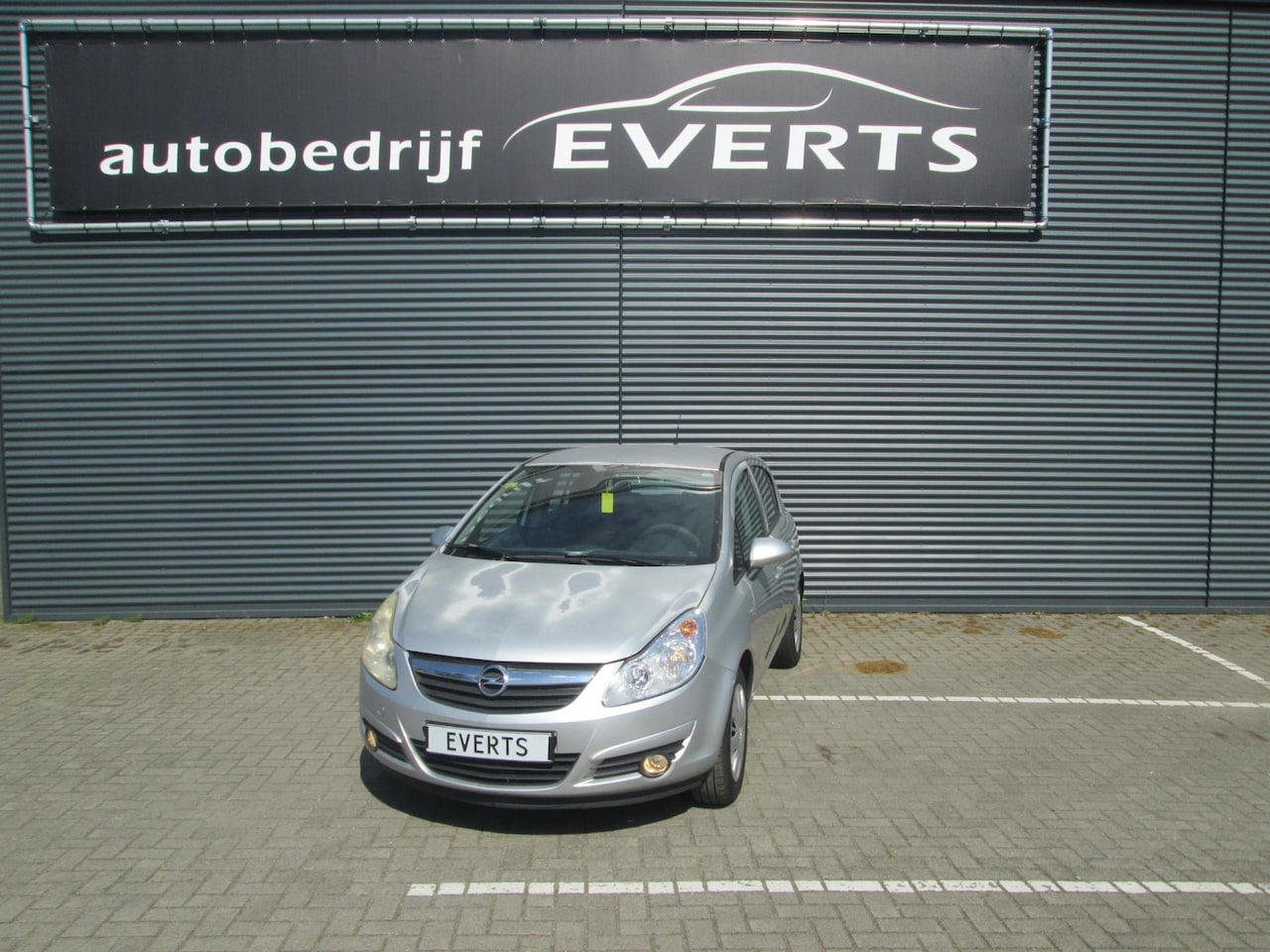 Opel Corsa - 1.3 CDTi Business Nieuwe Apk rijd maar heeft diverse storing en rooktbuitenzijde wat blank - AutoWereld.nl