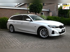 BMW 3-serie Touring - 320e MY 2023 204 PK 1e Eig Dealer o.h Carplay LED Head-Up 17''