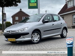 Peugeot 206 - 1.4 / Org NL / Trekhaak / Stuurbekrachtiging / 5drs / Nieuwe APK