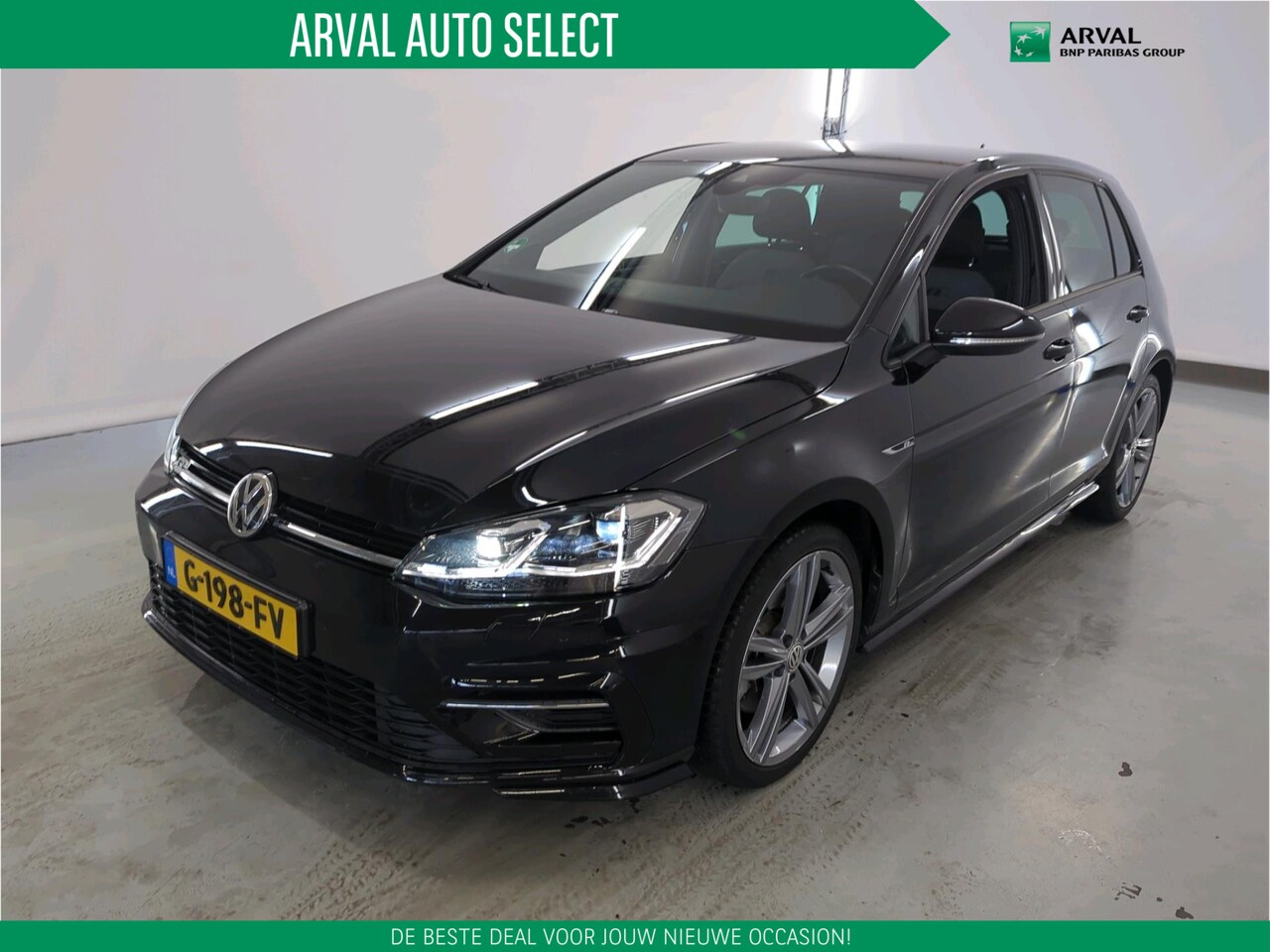 Volkswagen Golf - 1.5 TSI 150pk Automaat Highline Business R Line | Winterpakket | LED | DynAudio | Navi | C - AutoWereld.nl