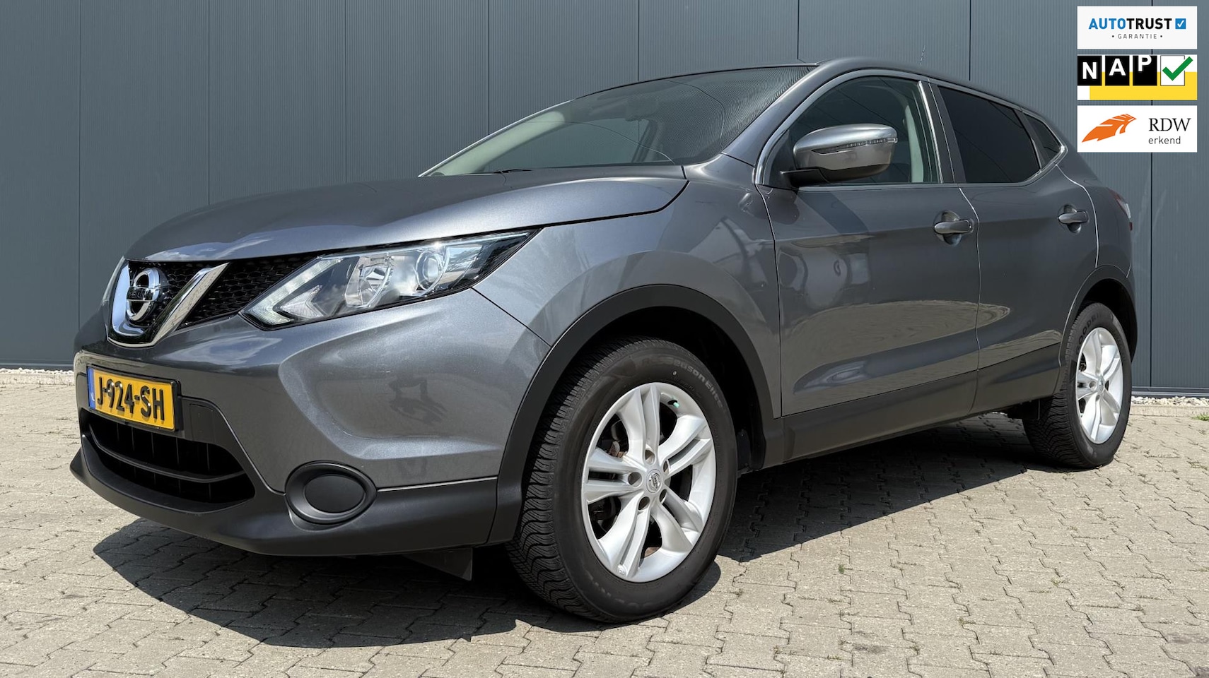 Nissan Qashqai - 1.2 Visia Airco Cruise Nieuw APK 161000 km - AutoWereld.nl