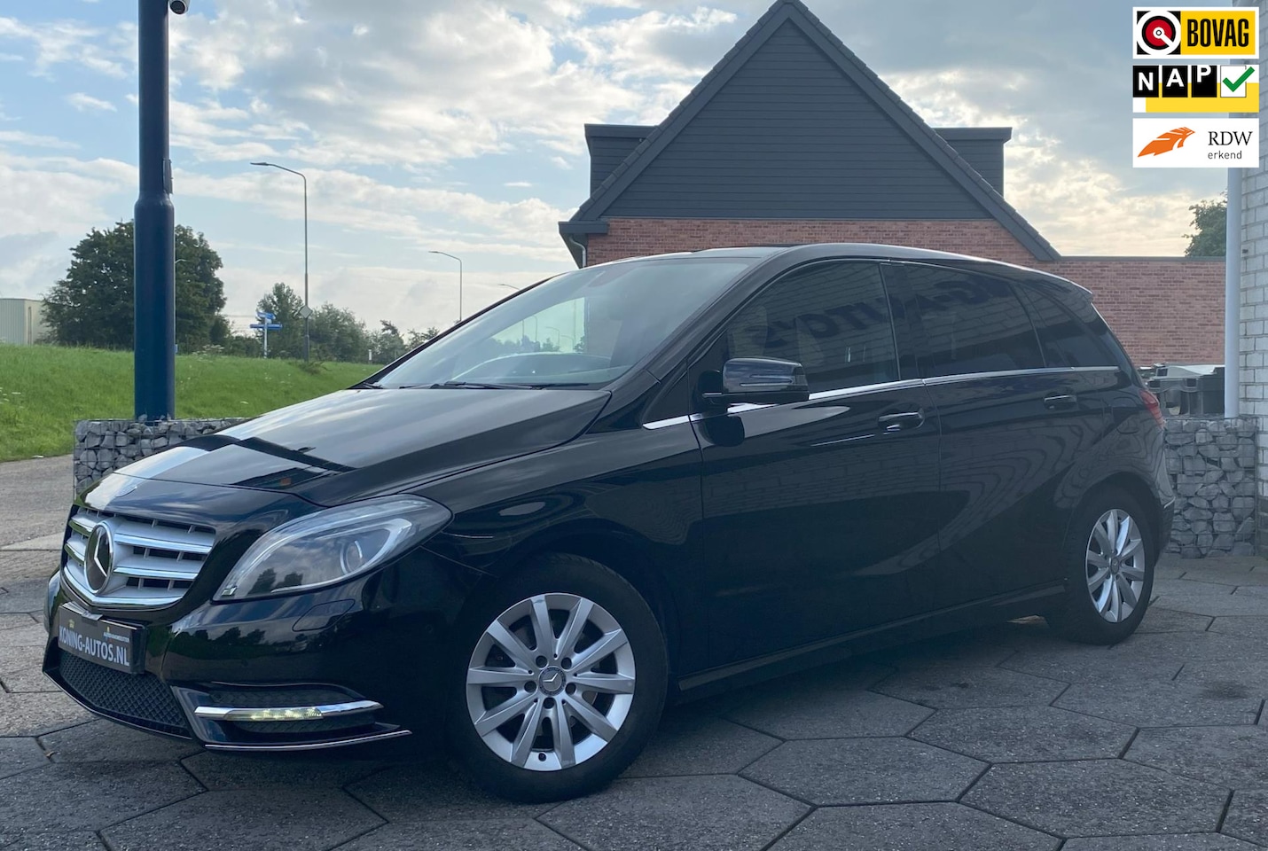Mercedes-Benz B-klasse - 200 Prestige Aut. nw.model, leder, camera, trekhaak, etc. - AutoWereld.nl