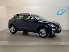 Volkswagen T-Roc - 1.0 TSI Style Parkeersensoren Navigatie DAB+ Climate Control