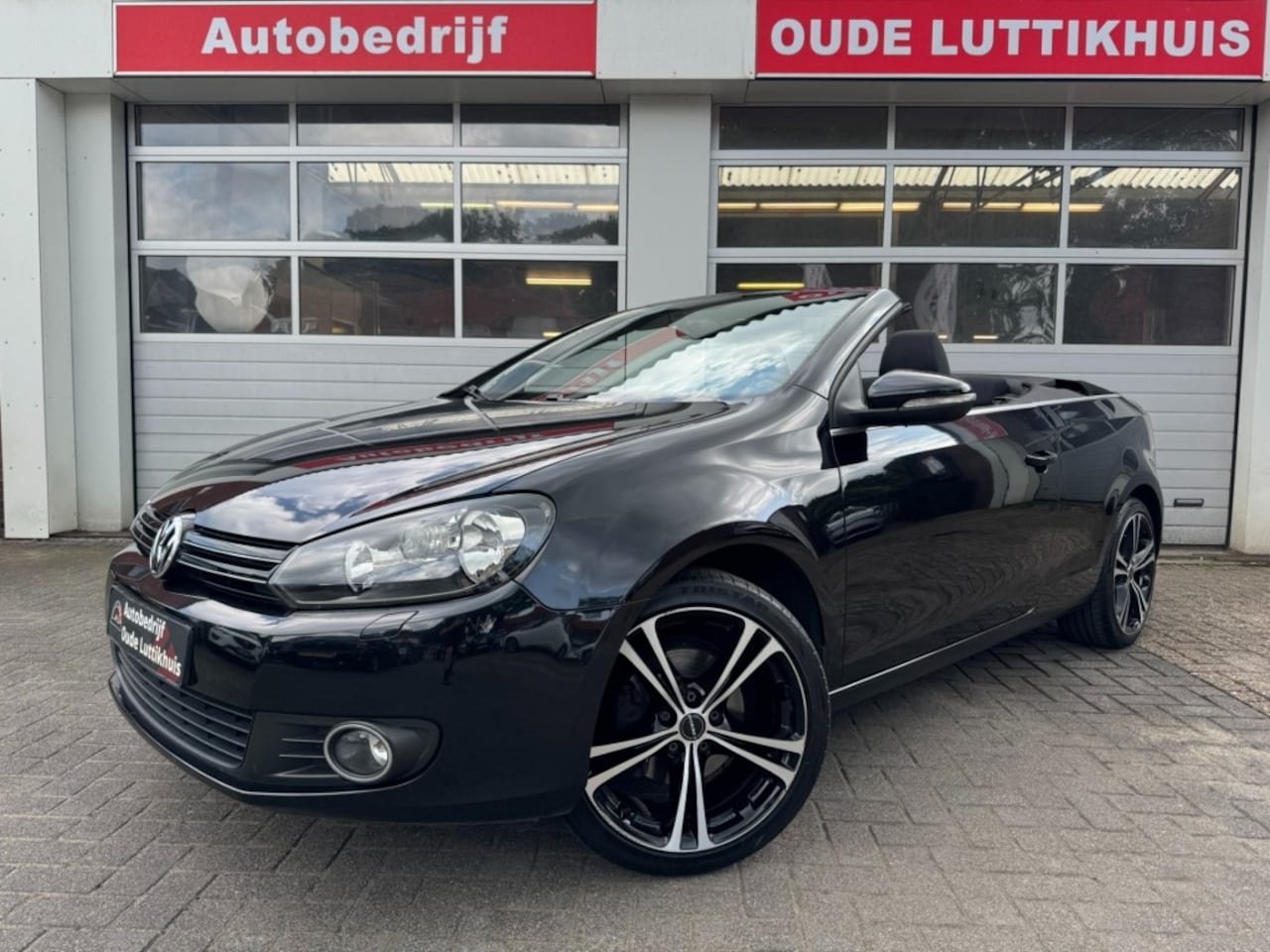 Volkswagen Golf - 1.2 TSI BlueMotion 105PK 18inch Bluetooth Navi Airco - AutoWereld.nl