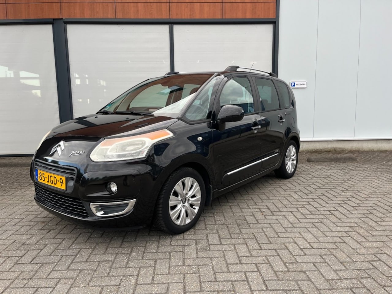 Citroën C3 Picasso - 1.4 Vti Exclusive + airco + cruise + lage km-stand - AutoWereld.nl