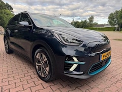 Kia e-Niro - EXECUTIVELINE 64KWH 3FASE LADEN/THAAK/ACARPLAY/LEER/FABRIEKSGARANTIE