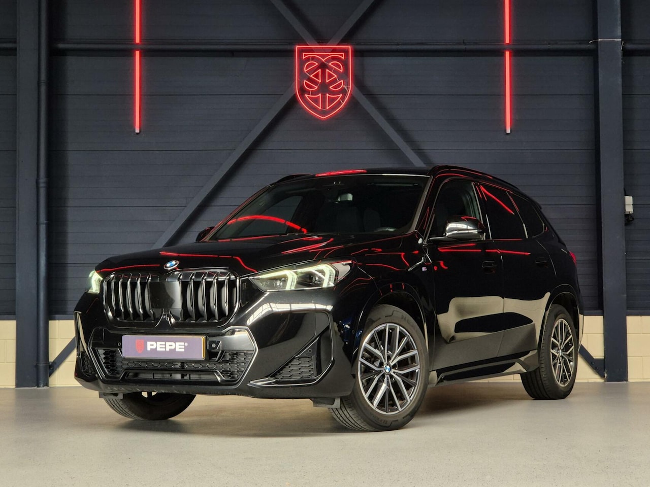 BMW X1 - sDrive18i|M-Sport|PANO|HEAD-UP|LED|18"| - AutoWereld.nl