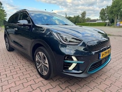 Kia e-Niro - EXECUTIVELINE 64KWH 3 FASE LADEN/THAAK/ACARPLAY/FABRIEKSGARANTIE