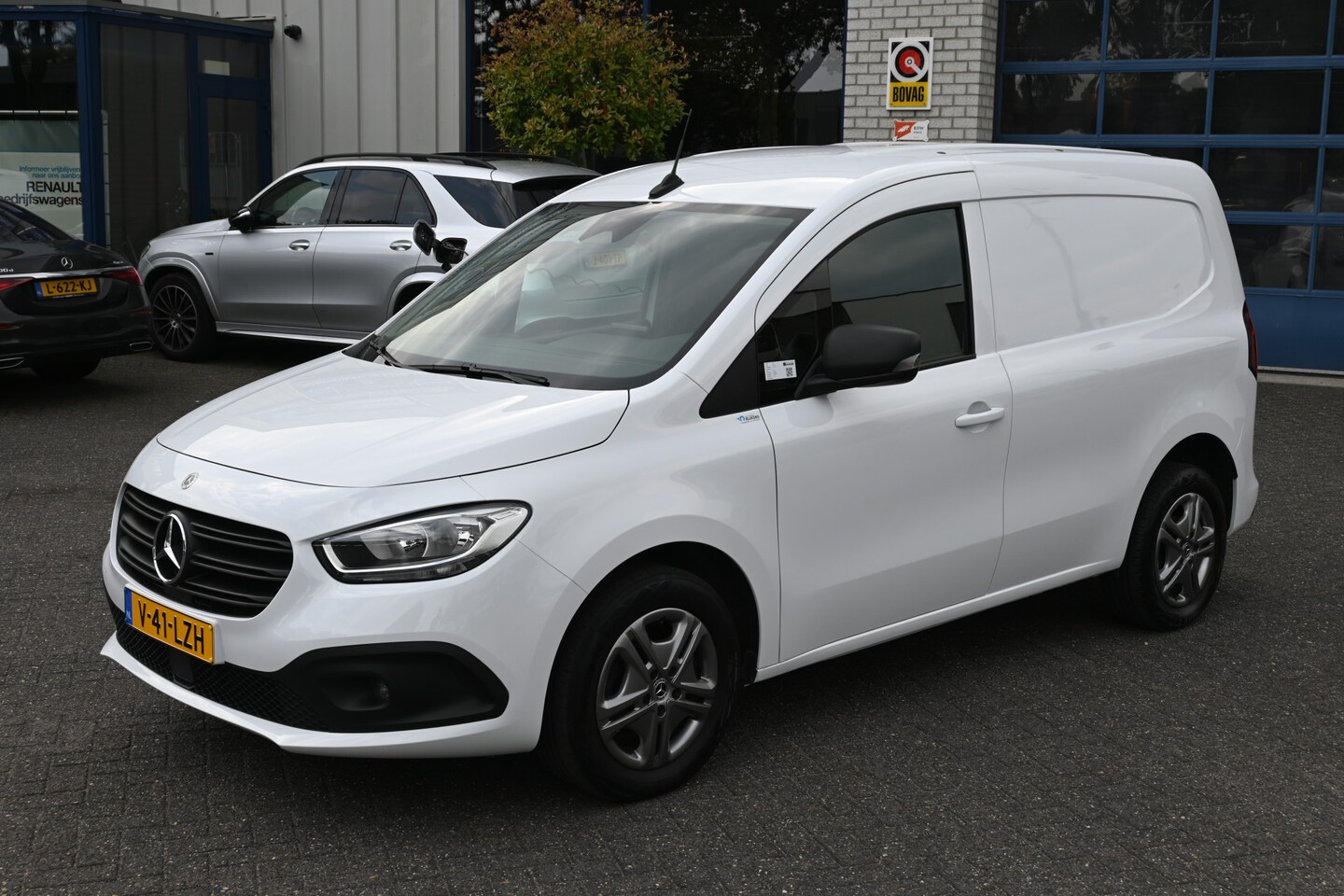 Mercedes-Benz Citan - 110 CDI L1 Pro 3 Zitplaatsen, MBUX met navigatie en camera - AutoWereld.nl