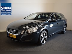 Volvo V60 - T3 150pk AUT6 Momentum Trekhaak 1600kg/ Navi/ Cruise/ LMV 18"/ PDC