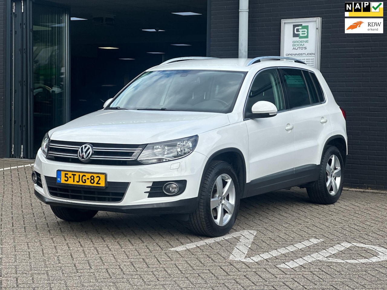 Volkswagen Tiguan - 1.4 TSI Easyline/6-BAK/AIRCI/NAVI/TREKHAAK/NETTE STAAT!! - AutoWereld.nl