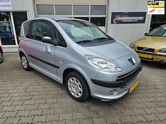 Peugeot 1007 - 1.4 Sesam Urban