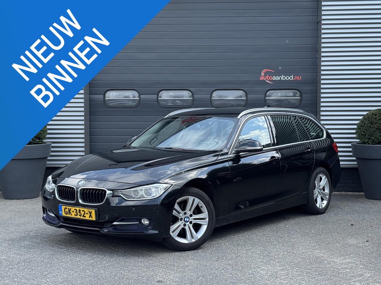 BMW 3-serie Touring - 316d Executive | Navigatie | Xenon | Elektrische Achterklep | Parkeersensoren | - AutoWereld.nl