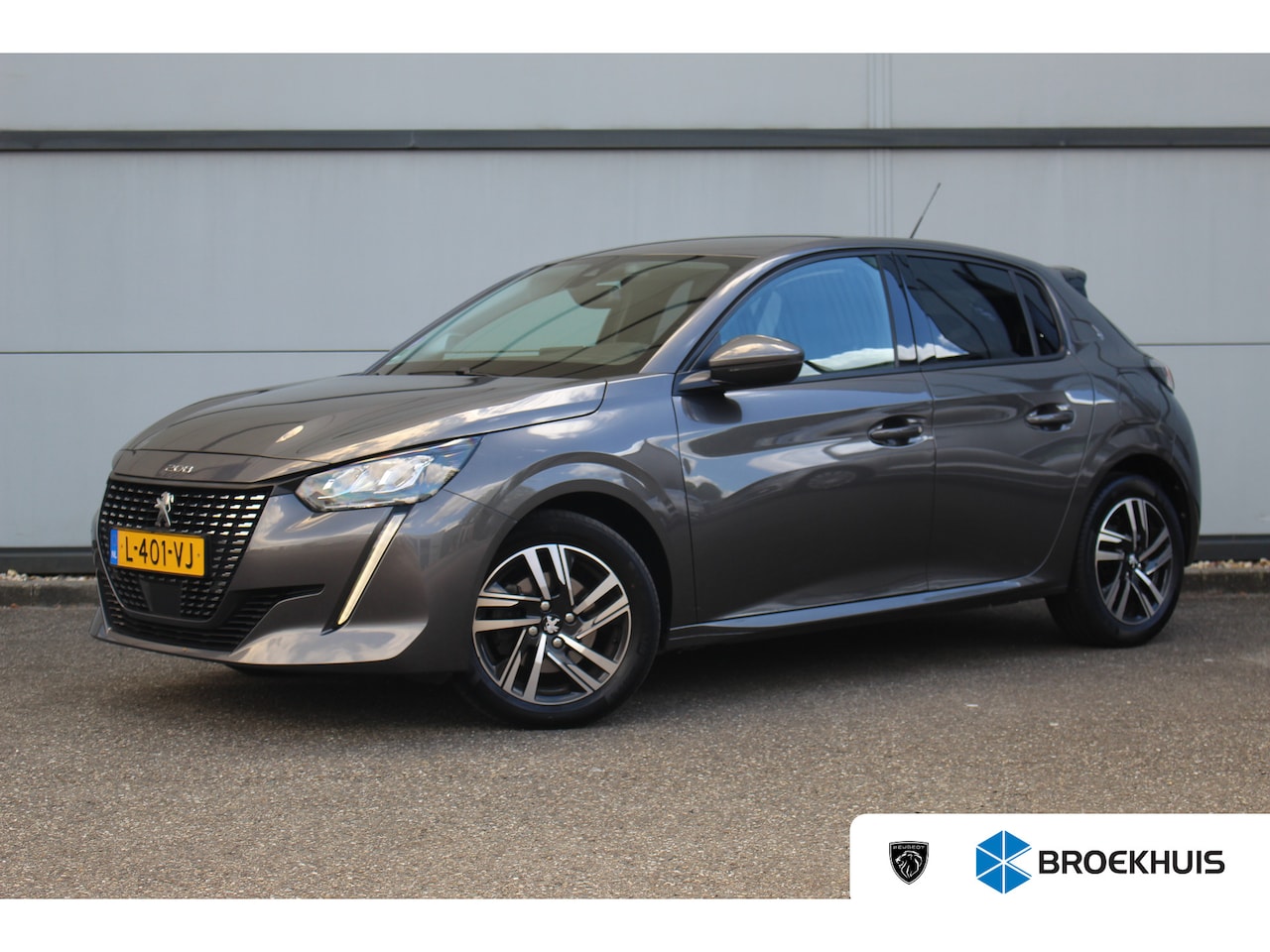 Peugeot 208 - 1.2 Allure | Stoelverwarming | Cruise | Camera | PDC | Climate | LED | Navi | Carplay | | - AutoWereld.nl