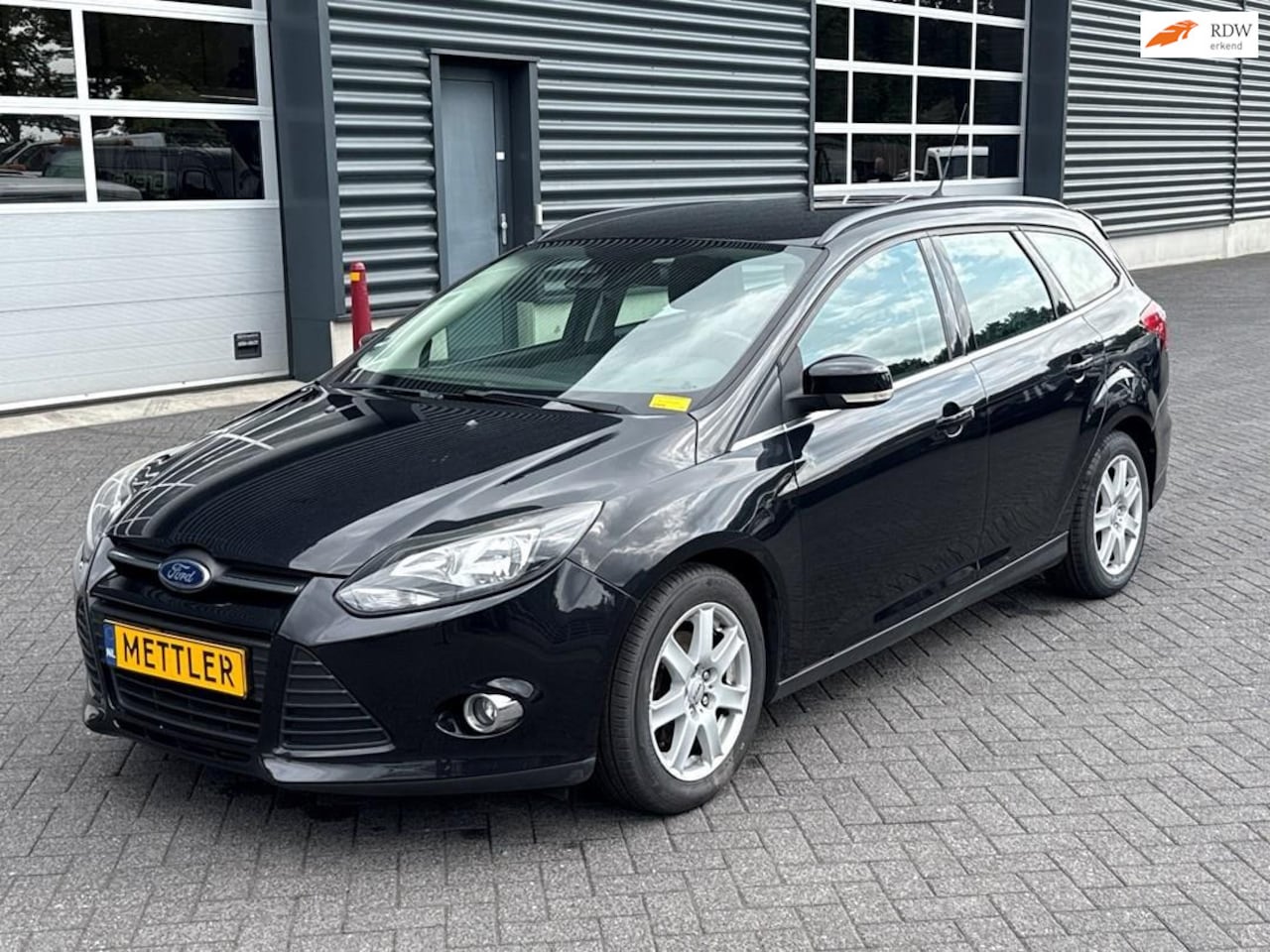 Ford Focus Wagon - 1.0 EcoBoost Lease Titanium 1.0 EcoBoost Lease Titanium, Airco, cruise control, trekhaak - AutoWereld.nl