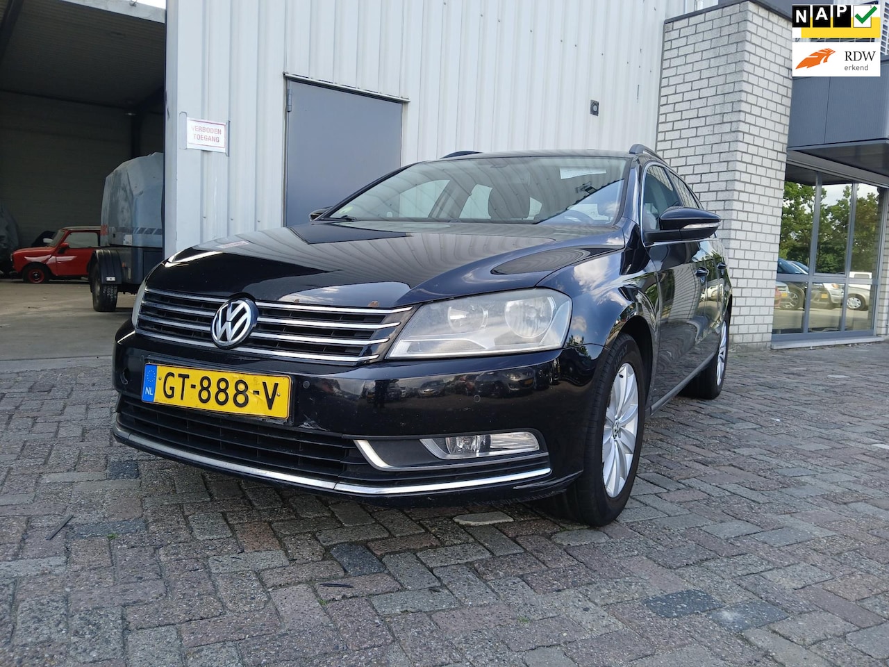 Volkswagen Passat Variant - 1.6 TDI Comfortline BlueMotion - Airco - Navi - Motor defect - AutoWereld.nl