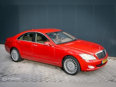 Mercedes-Benz S-klasse - 350 Prestige Magmarot 1/2 stuks