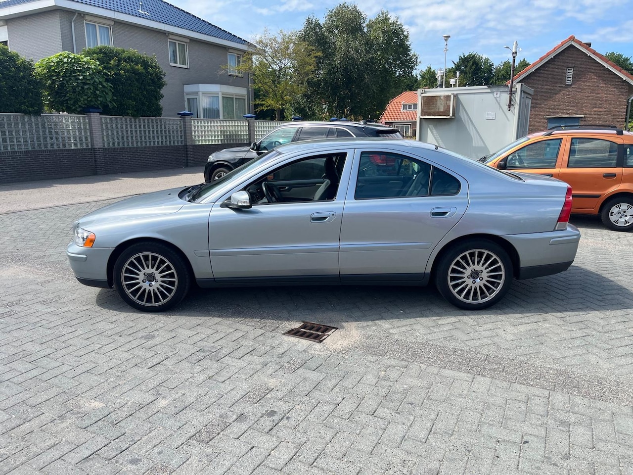 Volvo S60 - 2.4 Drivers Edition deukjes in dak - AutoWereld.nl