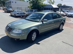 Volkswagen Passat - 2.0-20V Arctic Nw ApK Climate Schuifdak